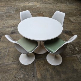 Retro Tulip Dining Table & Chairs