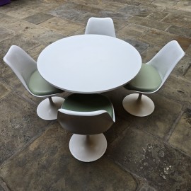 Retro Tulip Dining Table & Chairs
