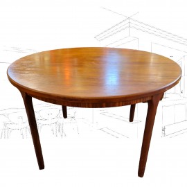 McIntosh Round Extendable Dining Table