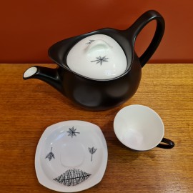 Midwinter Nature Study Teapot